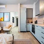 Апартаменти Old Town - Victoriei 25 - Urbannest